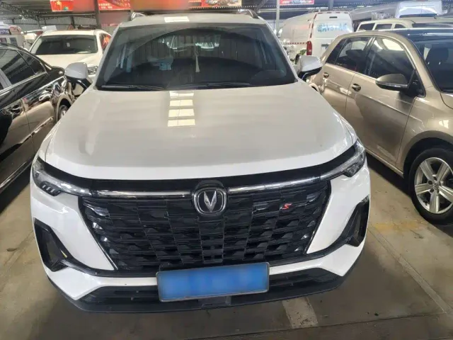 Changan CS35 Plus — Фото автомобиля 24