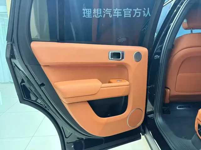 Li Auto L7 — Фото автомобиля 15