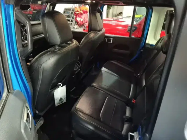 Jeep Wrangler 4xe — Фото автомобиля 16