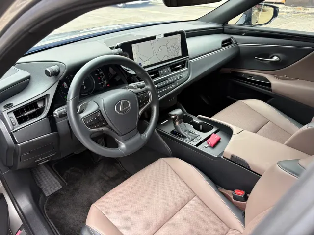 Lexus ES — Фото автомобиля 5
