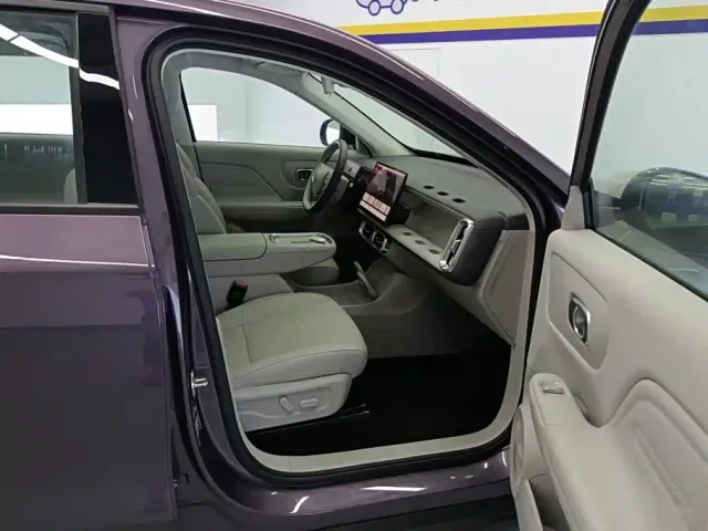 Leapmotor B10 — Фото автомобиля 8