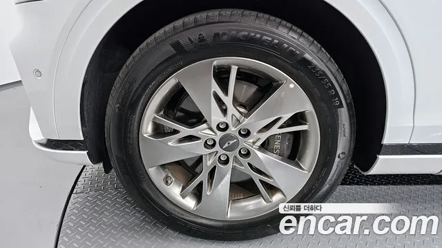 Genesis GV70 2.5T Бензин AWD — Фото автомобиля 5