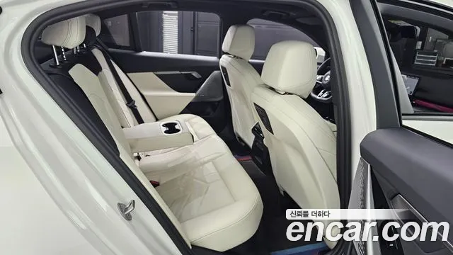 BMW 5 Series G60 — Фото автомобиля 20