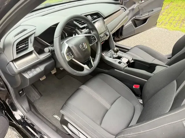 Honda Civic 2021 HATCHBACK 220TURBO Manual Driving Fun Controller — Фото автомобиля 9