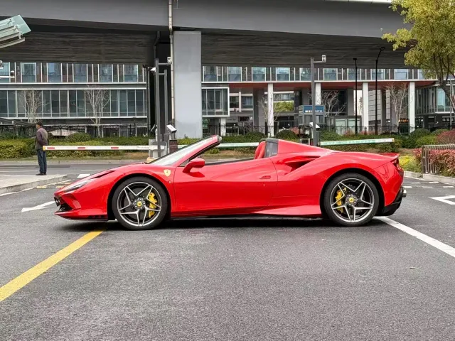 Ferrari F8 — Фото автомобиля 4