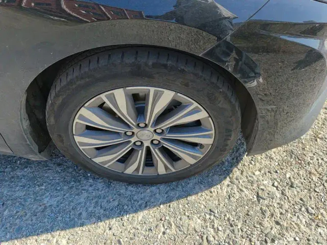 Hongqi E-QM5 — Фото автомобиля 6