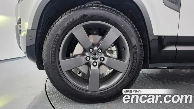 Land Rover Defender L663 — Фото автомобиля 5