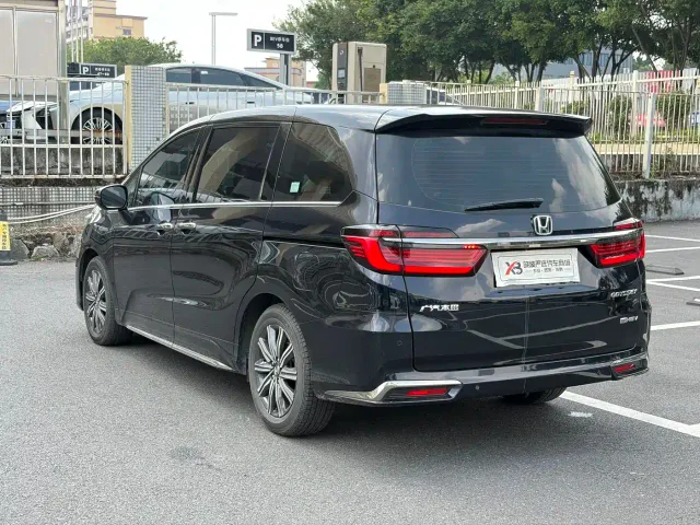 Honda Odyssey — Фото автомобиля 8