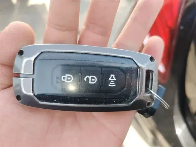 Maxus T70 — Фото автомобиля 8