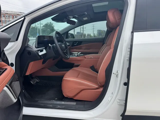Cadillac Optiq — Фото автомобиля 4