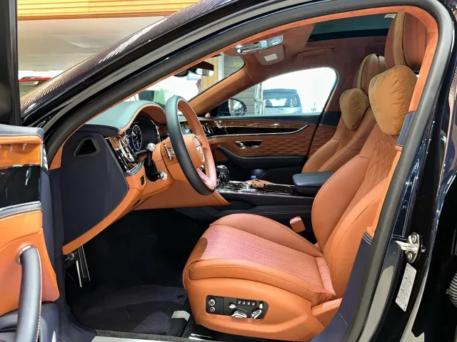 Bentley Flying Spur — Фото автомобиля 5