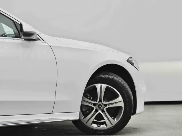 Mercedes-Benz C-Class — Фото автомобиля 2