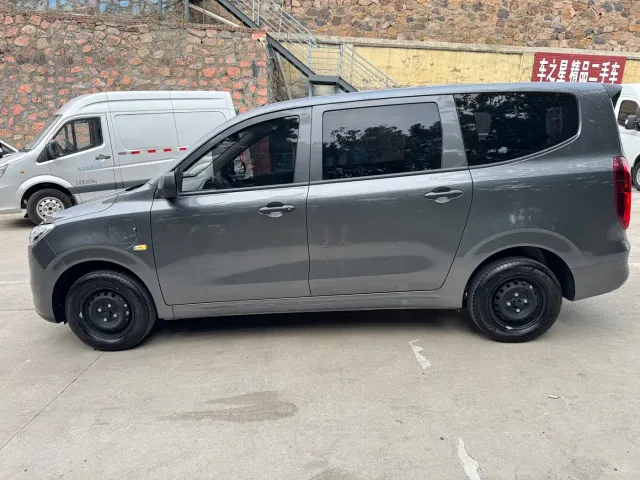 Wuling Hongguang — Фото автомобиля 4