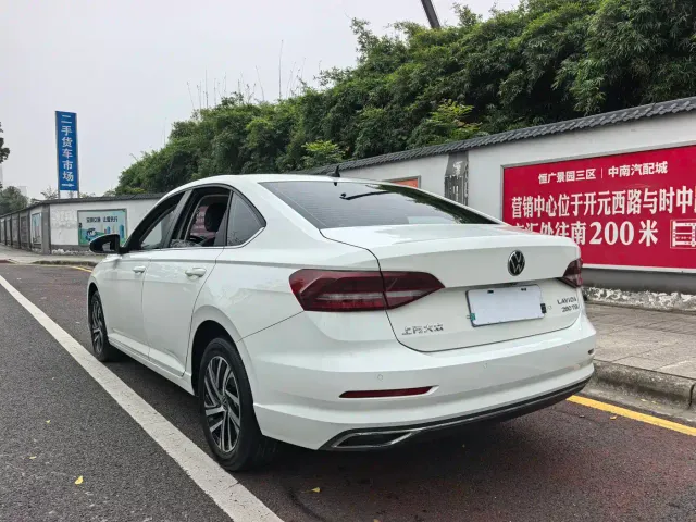 Volkswagen Lavida — Фото автомобиля 16