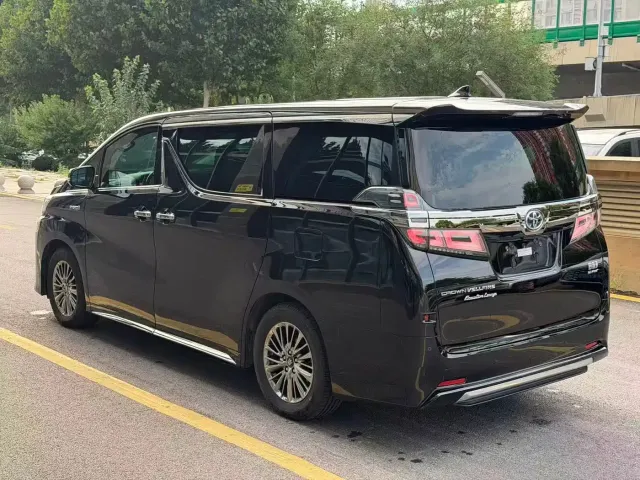 Toyota Vellfire — Фото автомобиля 5