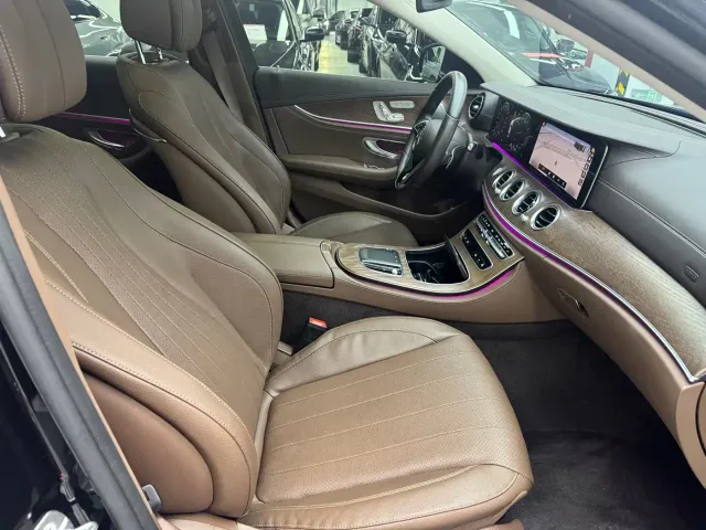 Mercedes-Benz E-Class — Фото автомобиля 11