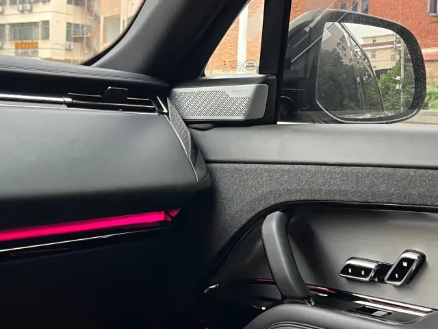 Land Rover Range Rover Sport — Фото автомобиля 10