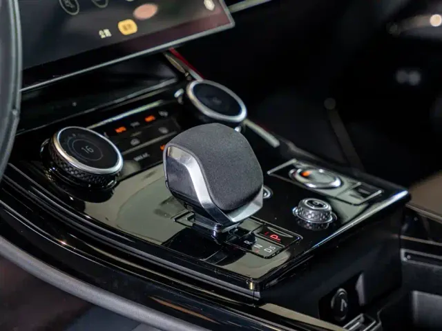Land Rover Range Rover Sport — Фото автомобиля 13