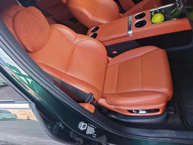 Li Auto L8 — Фото автомобиля 24