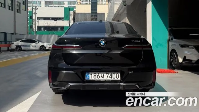 BMW 7 Series G70 — Фото автомобиля 4