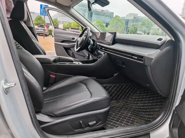 Hyundai Sonata — Фото автомобиля 6