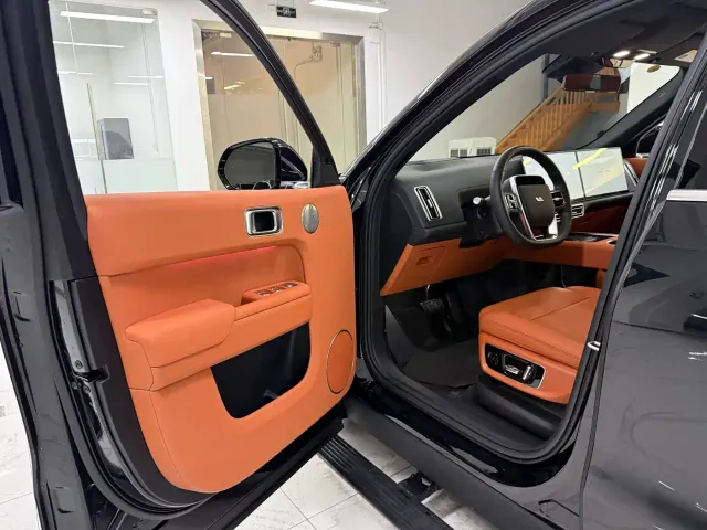 Li Auto L9 — Фото автомобиля 8