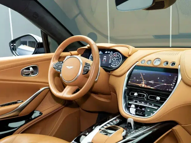 Aston Martin DBX — Фото автомобиля 14