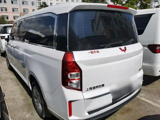 Wuling Zhengcheng — Фото автомобиля 4