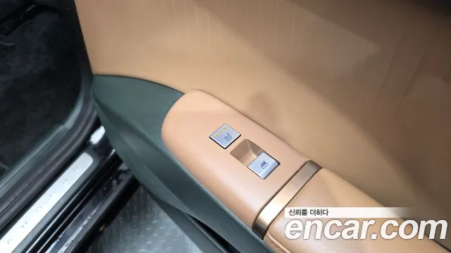 Hyundai Grandeur Grandeur (GN7) 3.5 Бензин 4WD — Фото автомобиля 14