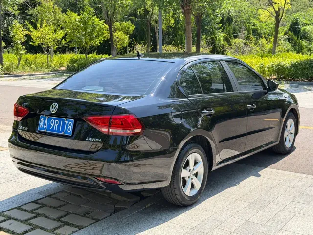 Volkswagen Lavida — Фото автомобиля 6