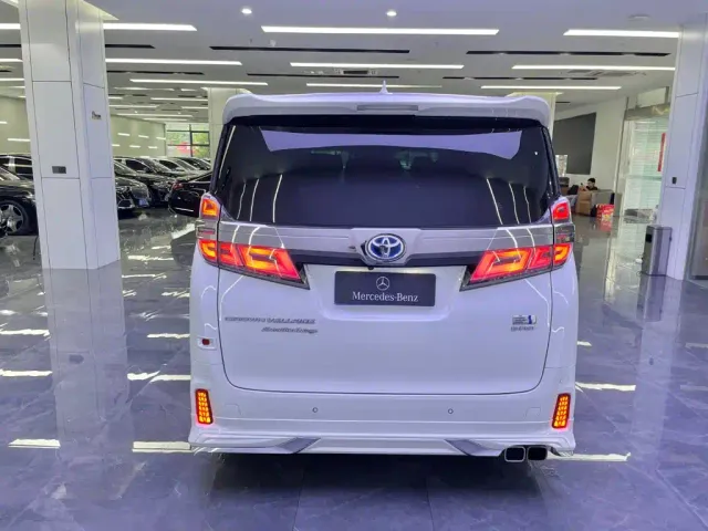 Toyota Vellfire — Фото автомобиля 5