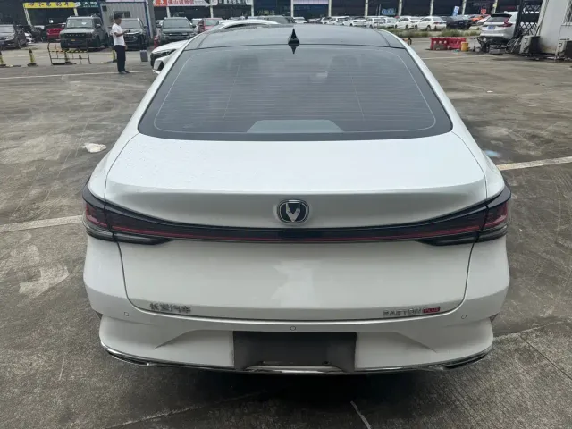 Changan Raeton Plus — Фото автомобиля 16
