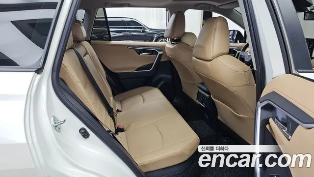 Toyota RAV4 — Фото автомобиля 12