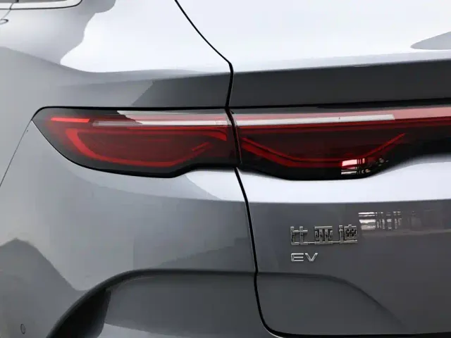 BYD Qin L — Фото автомобиля 7