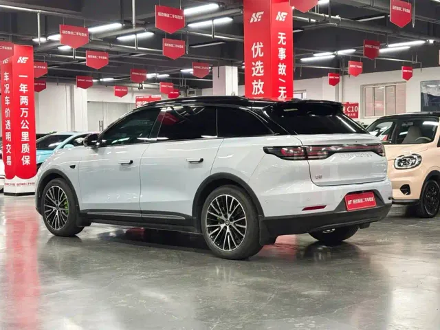Leapmotor C11 — Фото автомобиля 7
