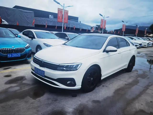Фотография автомобиля — Volkswagen Lamando