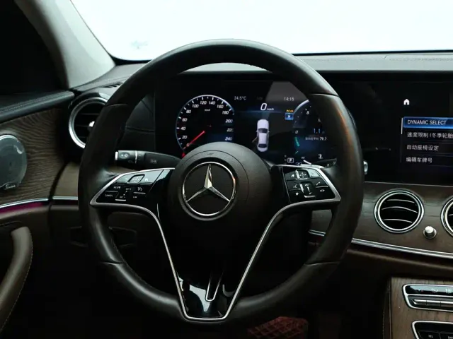 Mercedes-Benz E-Class — Фото автомобиля 15