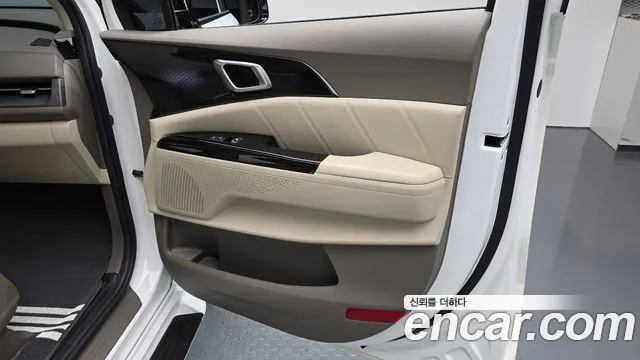 Kia Carnival Generation 4 — Фото автомобиля 14