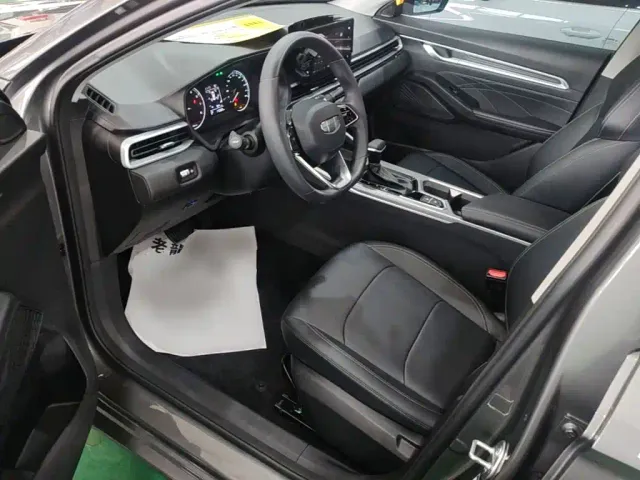 Geely Emgrand — Фото автомобиля 15