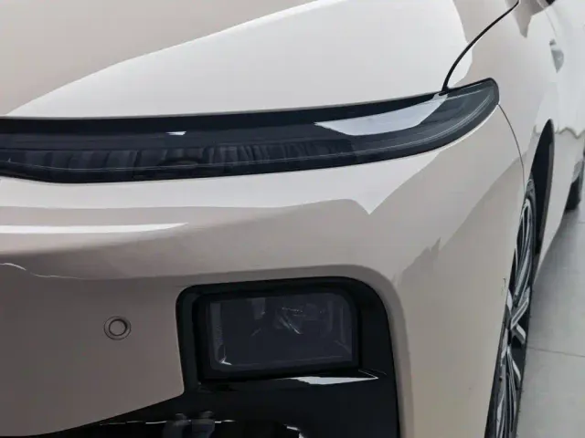 Leapmotor B01 — Фото автомобиля 7