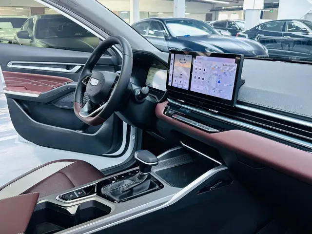 Geely Emgrand — Фото автомобиля 7