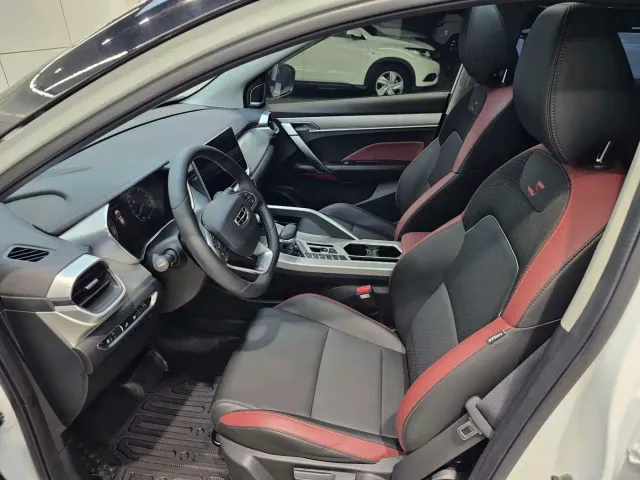 Geely Binyue — Фото автомобиля 12
