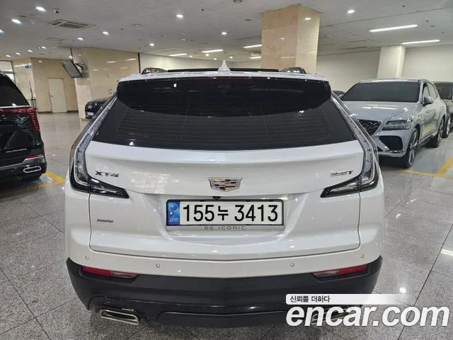 Cadillac XT4 — Фото автомобиля 4
