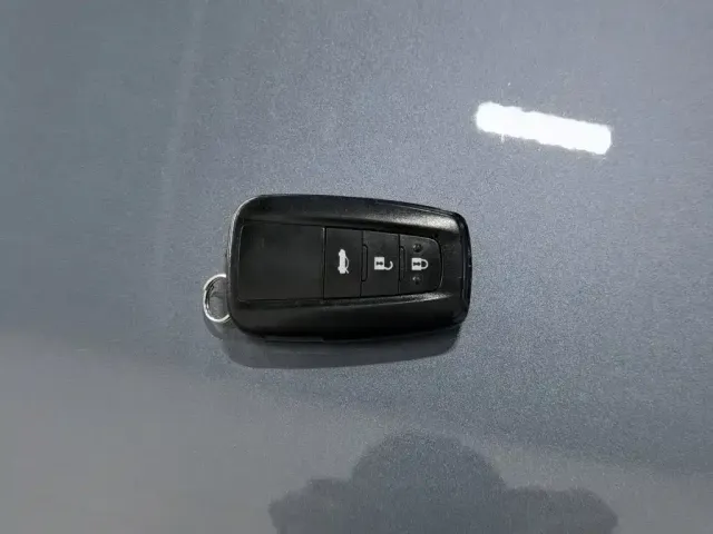 Toyota Corolla 2021 Hybrid 1.8L E-CVT Pioneer Edition — Фото автомобиля 19