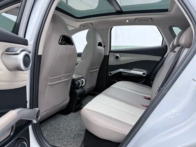 BYD Yuan PLUS — Фото автомобиля 10