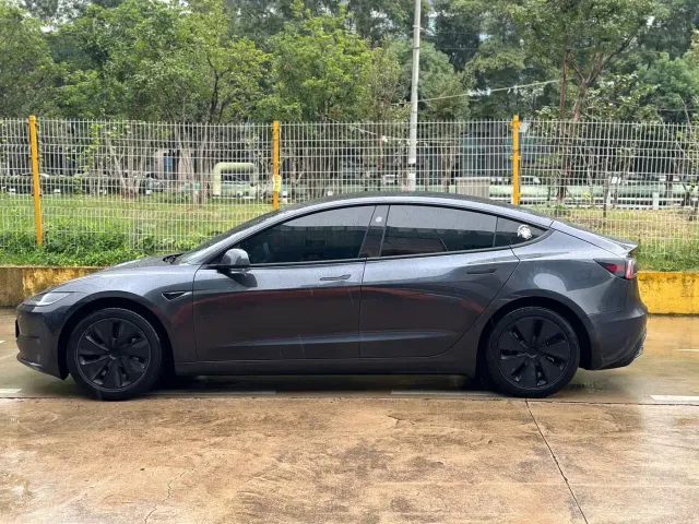 Tesla Model Y — Фото автомобиля 3