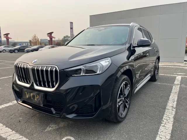 Фотография автомобиля — BMW X1