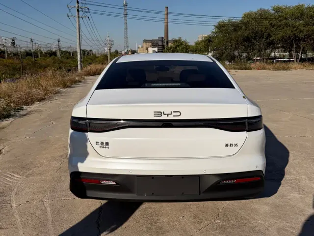 BYD Seal 05 DM-i — Фото автомобиля 16