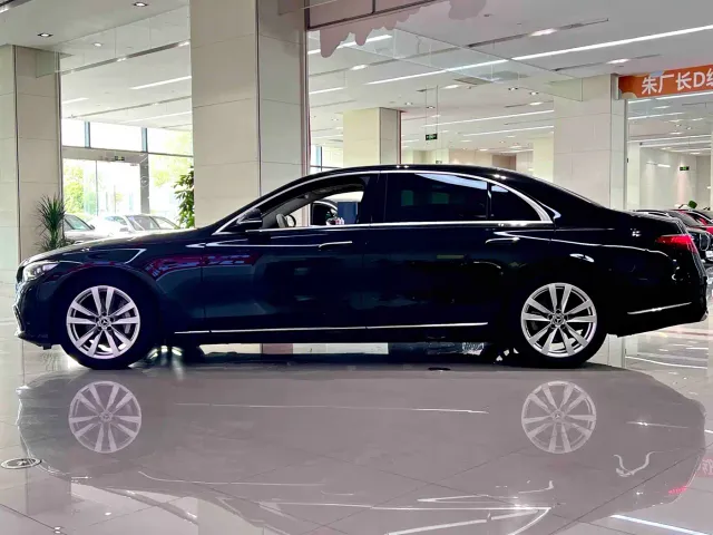 Mercedes-Benz S-Class — Фото автомобиля 3