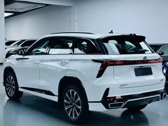 Changan CS75 Plus — Фото автомобиля 13